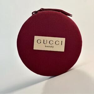 Gucci Beauty Small Round Burgundy Zip-Around Case – GWP